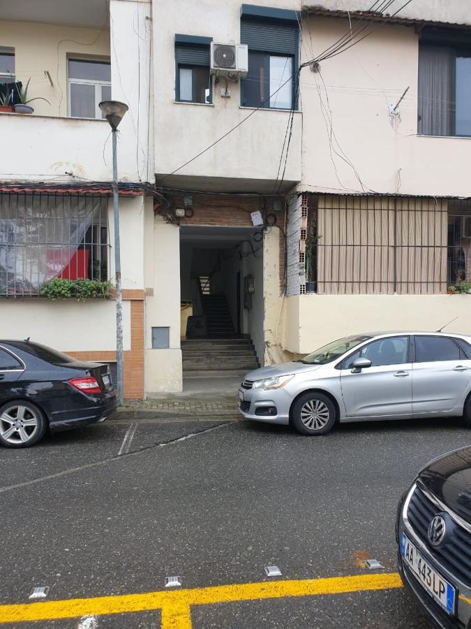 Ex-Block District Charming Studio Apartment With Treeish Sorrounding View! Tirana Exterior foto